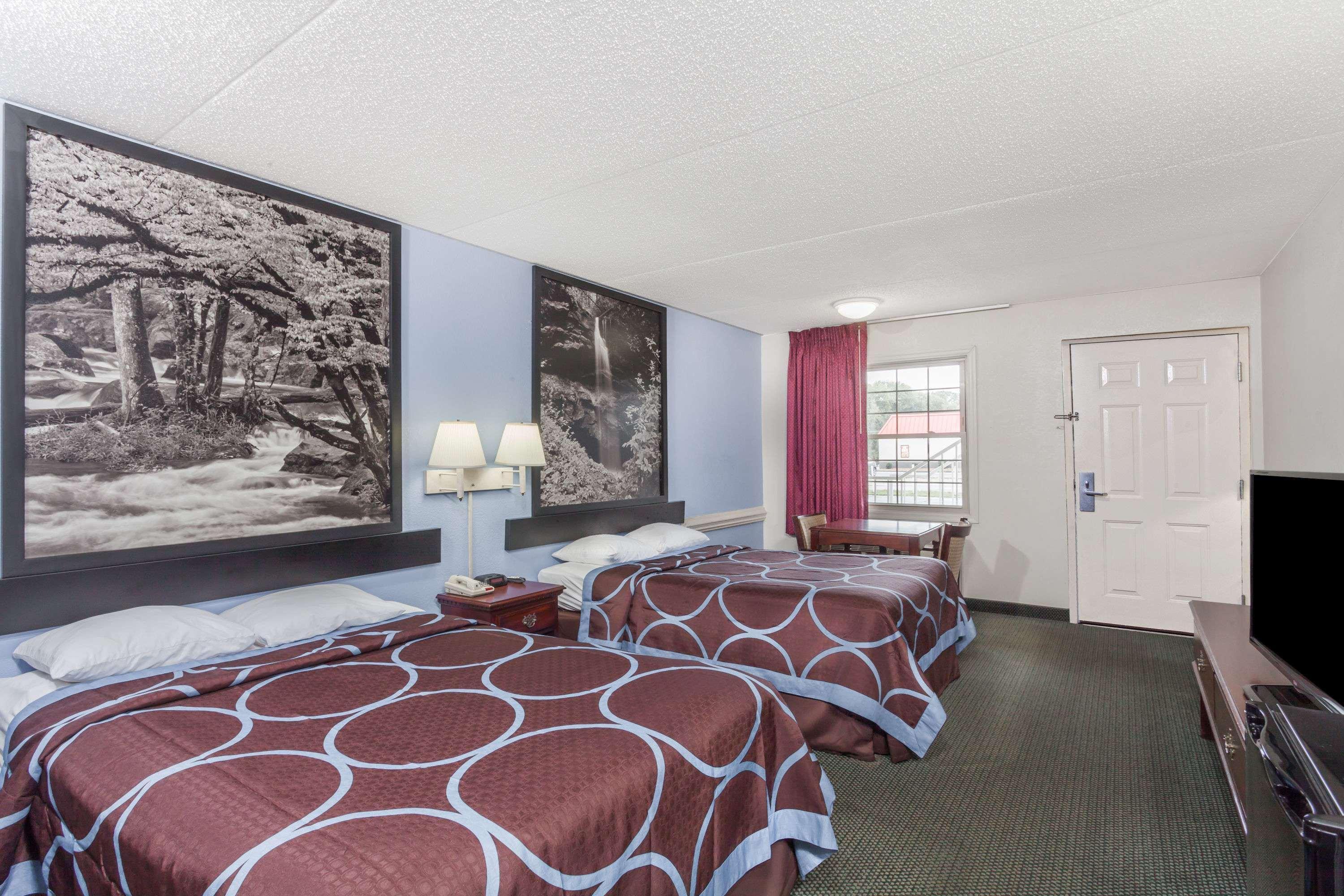 Super 8 By Wyndham Kingston Hotel Exterior photo